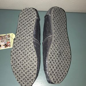 Toms Shoes - NWT Toms Pewter Sequin 8.5 Toms Shoes - NWT Toms Pewter Sequin 8.5